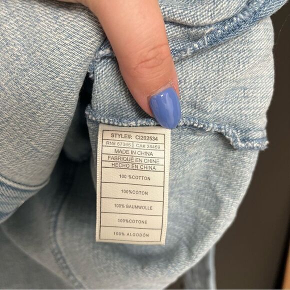 Cupcakes and Cashmere Affleck Embroidered Star Denim Jacket - Picture 9 of 11